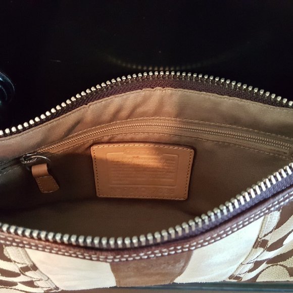 Coach over the shoulder small purse - Picture 2 of 5